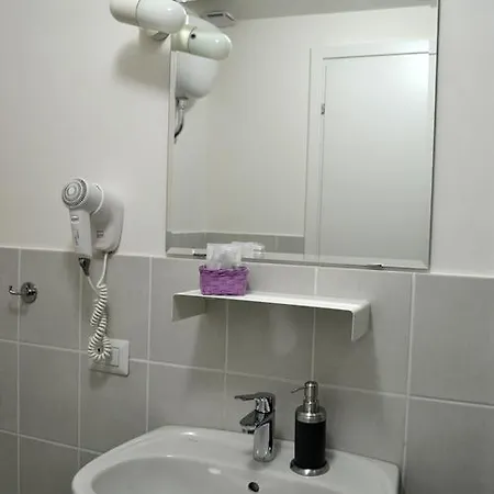 בית הארחה Arthouse Termini 4*