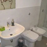 Arthouse Termini בית הארחה רומא