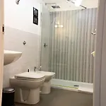 Arthouse Termini בית הארחה רומא