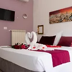 Arthouse Termini בית הארחה 4*